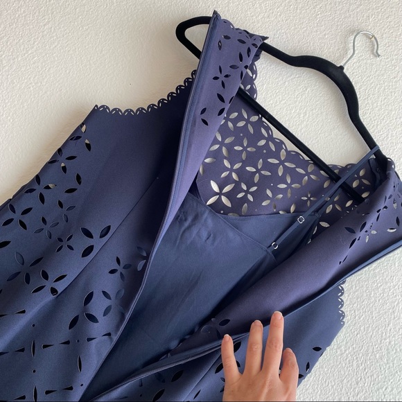 J. Crew Laser Cut Floral Shift Dress - Navy 💙 - Picture 12 of 12